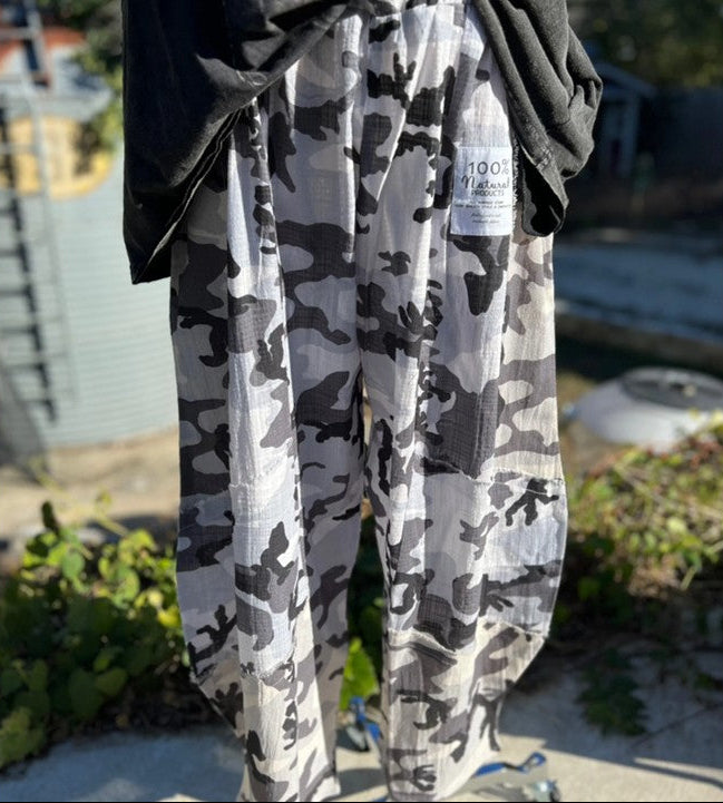 Camo Linen Barrel Pants