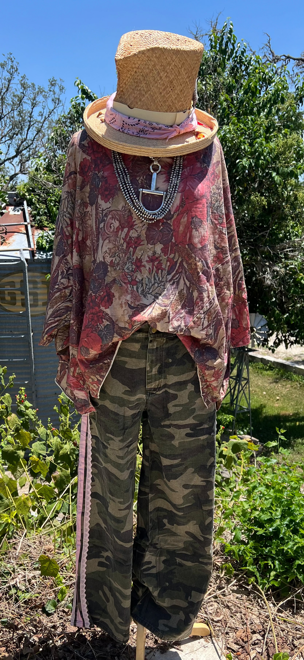 Washed camo pink lace pants